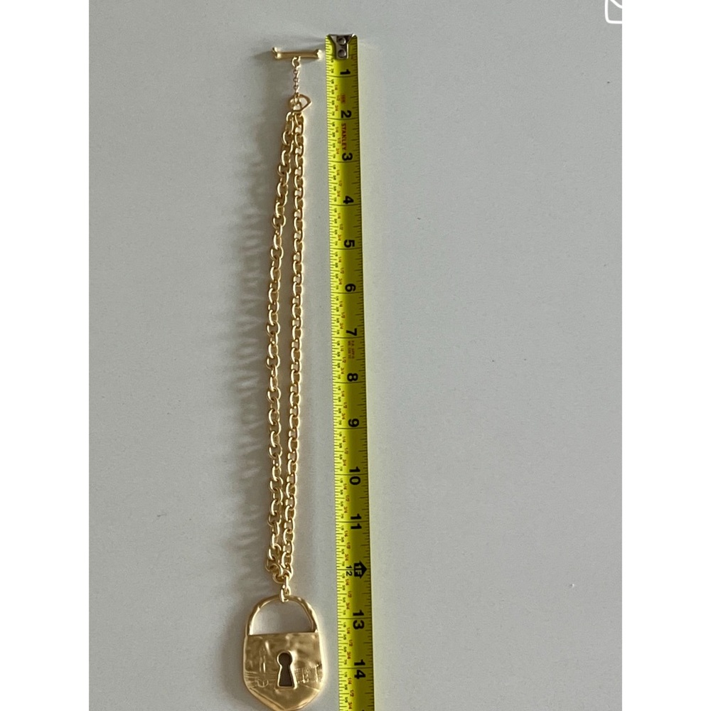 Fashion statement lock pendant necklace - Picture 7 of 17